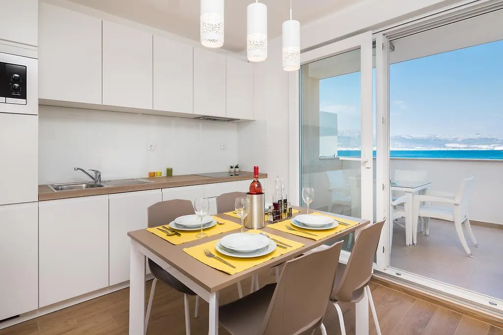 Apartments Alba Slatine Kroatien