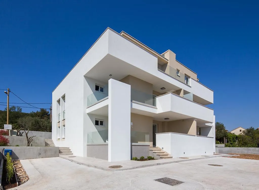 Apartments Alba Slatine Kroatien