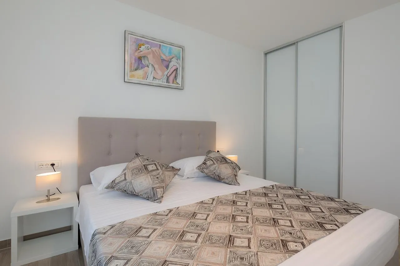 Apartments Alba Slatine